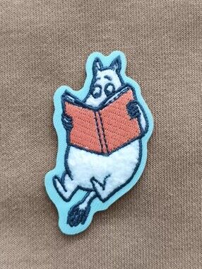 Moomin Reading Fluffy Patch Sagara Embroidery Sticker Or Iron-on Patch New 4cm